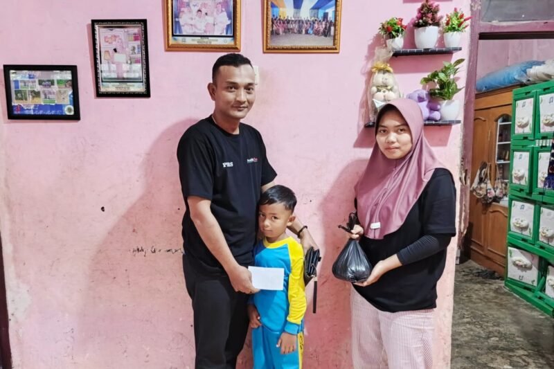 Sambut Milad Perdana, Media Online ArtistikNews Awali dengan Santunan Anak Yatim di Kecamatan Muncang,