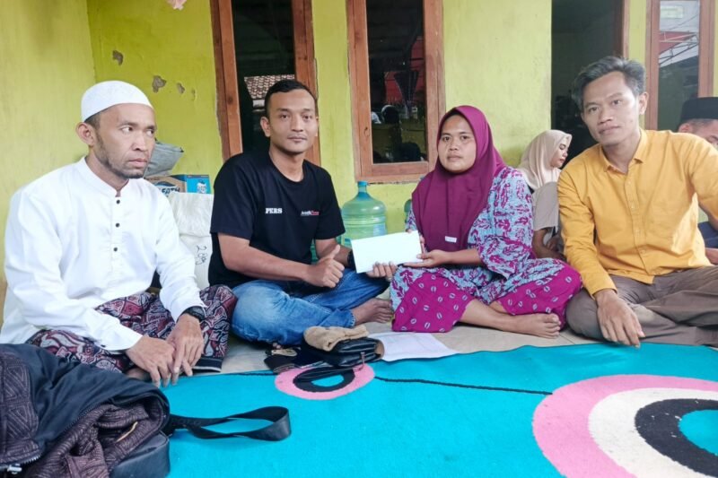 Solidaritas Insan Pers, Jaringan Pewarta Indonesia Salurkan Donasi untuk Keluarga Almarhum Dani Saeputra