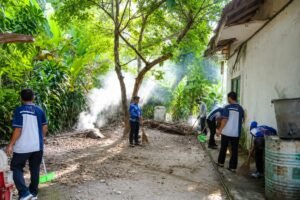 Jumat Bersih Kecamatan Muncang menjadi langkah nyata dalam menciptakan lingkungan kantor yang nyaman bagi masyarakat dan aparatur. (Istimewa)