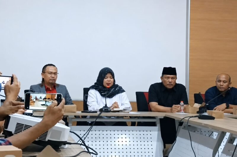 Ketua DPRD Lebak dr. Juwita Wulandari memberikan klarifikasi terkait dugaan penculikan Uun di Gedung DPRD Kabupaten Lebak